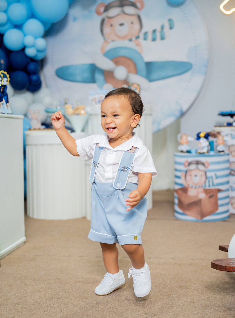 Bebê em festa temática azul